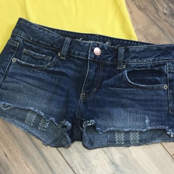 American Eagle Denim Short Shorts Distressed Size 4 EUC - Picture 4 of 7